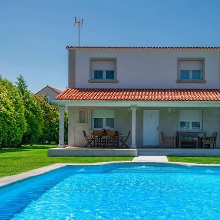La Casa De Illos, Casa Completa Con Piscina En Hébergement de vacances