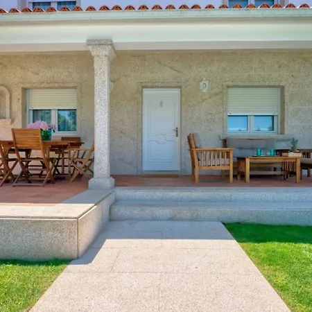 La Casa De Illos, Casa Completa Con Piscina En Tatil Evi Sanxenxo